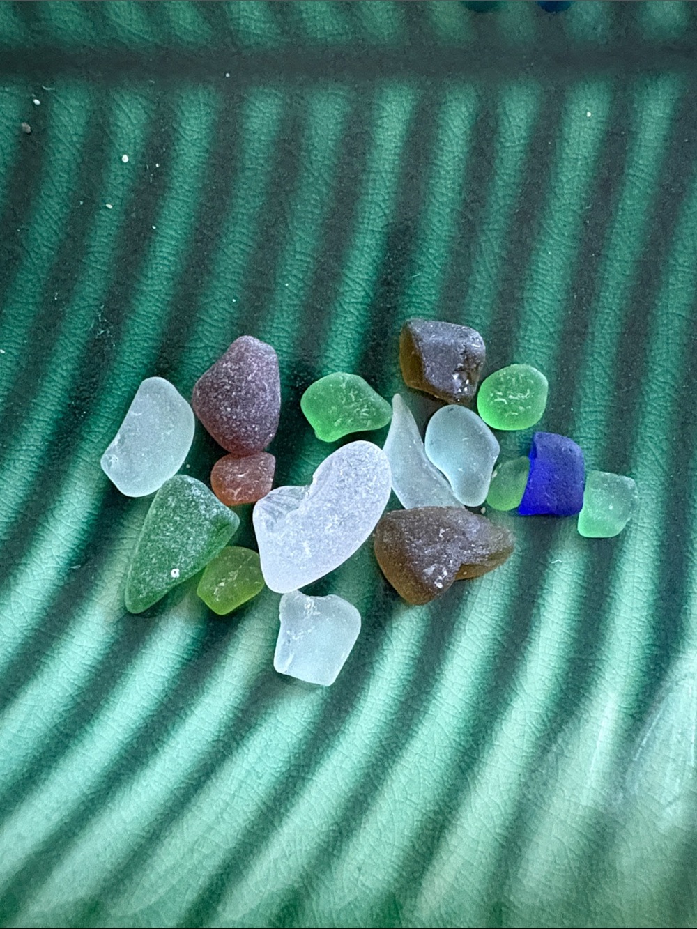Assorted Sea Glass, Beach Stones & Shells - Picture 5 of 6